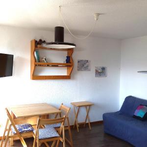 Appartement 4 pers, 1 chambre, proche pistes, ascenseur, balcon - FR-1-411-949