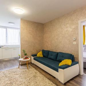 FLH - Green Apartment