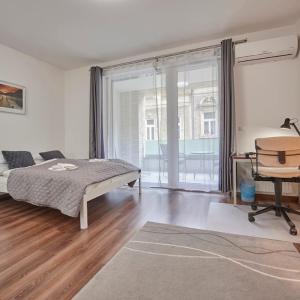 Balcony Centropolitan Studio w AC by NW