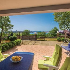 Apartments Paola - Studio Apartment with Terrace and Sea View