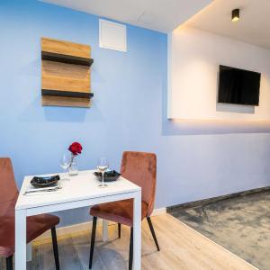 Apartments Tayra - Modern studio apartment with balcony BR2