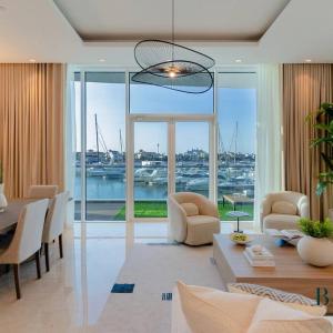 The Azure Suite Oceana