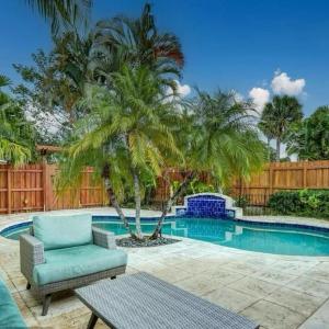 Cozy home in Ft Lauderdale with a heated pool