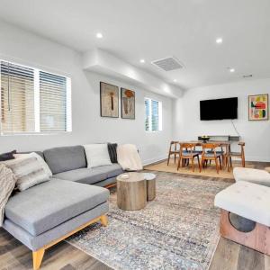 Luxe Townhouse Near Downtown LA