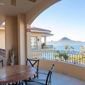 Beachfront, Premium Ocean View, 5 Star, VLE 1604