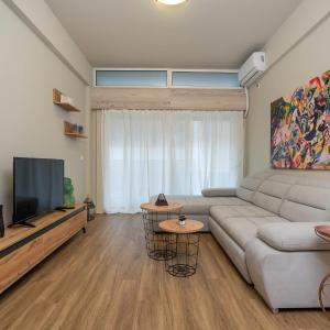 Stylish Victoria m station 4 pers apt by MPS