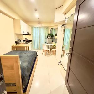 BURNHAM HILL CONDOMINIUM
