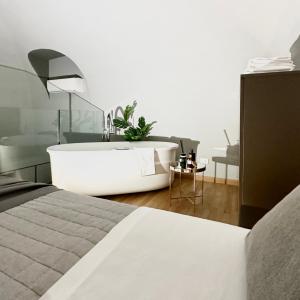 Jacuzzi Luxury Apartment in the Town Centre