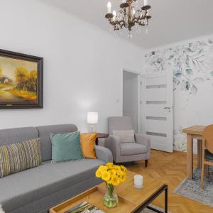 Luxury in Cozy Spacious Condo near Heart of Warsaw