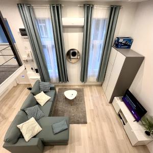 Green Glam Studio with gallery