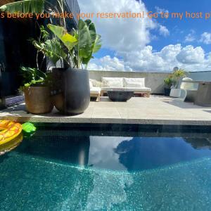 Entertainers penthouse with 5 bedrooms pool & spa