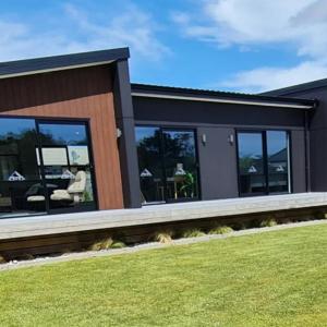 Miss Eastons Whare