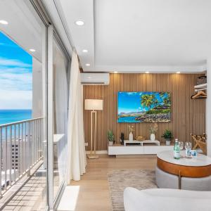 Ocean Retreat: Remodeled Pacific Monarch Haven