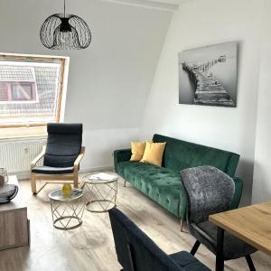 BHV-3, - 4- und 5-Zimmer Wohnungen mit Terrasse, 24h self-check-in, TV, Internet, DisneyPlus, Waschmaschine