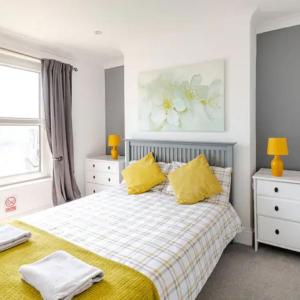Castle View 2 Bedroom Apartment in Town Centre