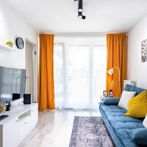 Central - Balcony - Brand NEW - Sunny