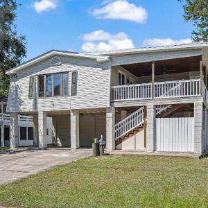 Domingos Beach Bungalow- Surfs Up