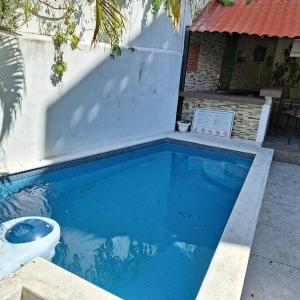 Casa para mas 20 personas con alberca en su interior