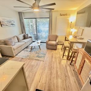 Awesome 1 Bd 1 ba with Ocean view steps to beach