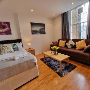 Gorgeous Studio Near Paddington Fits 3