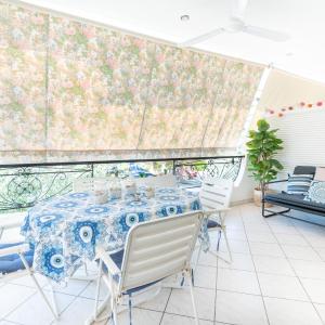 Riviera Retreat Relaxing Vacation Apartment by the Sea in Voula
