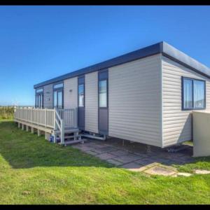 MP502 - Camber Sands Holiday Park - Sleeps 6 - Small Dog - Gated Decking - Amazing Marsh Views