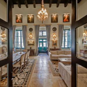 A luxurious Palazzo in Valetta with private Pool by 360 Estates