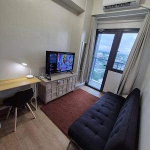 Spring Residences Suite with free parking