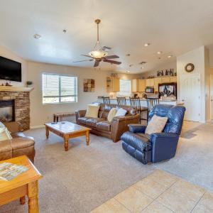 2 Mi to Lake Apt with Balcony in Payson!