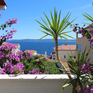 Trogir Čiovo big Sea View apartment near the sea in Okrug
