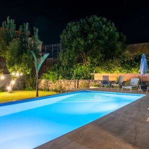 Palazzo Marinella Historic Residence with Pool between Etna Taormina & Sea