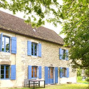 Charming La Maison Des Artistes near Bergerac with the Swimming Pool