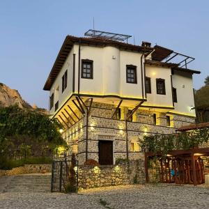 Villa Melnik SPA Residence with Hot Pool by BookVillaBG