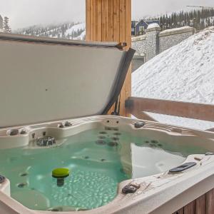 Stonegate Resort Unit B204