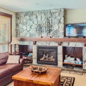 Stonegate Resort Unit A102