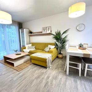 The Elite Suite downtown 2- Bedroom apt AC & garage parking