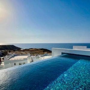 Mykonos Homes - Luxuriöses Penthouse mit Rooftop Pool, Meerblick, Gym