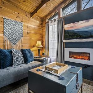 Sweet Little Honeymoon Cabin