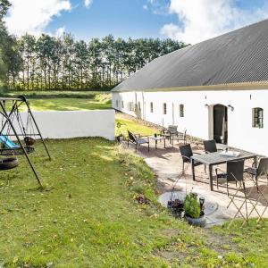Beautiful Home In Grenaa With Wifi
