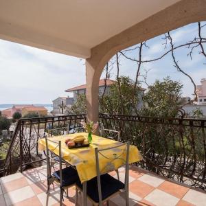 Apartments Fidelis - One Bedroom Apartment with Terrace and Garden View 3