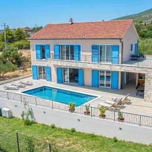 Villa J&J
