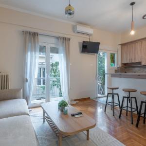 Serenity Haven - New Renovated 2Br Apt in Koukaki