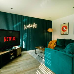 FreeParking,Contractors,Wifi, SmartTV