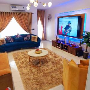 Professionals Friendly with Work Station PS5 & near Beaches