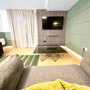 Private Garden Apartment with Geodome