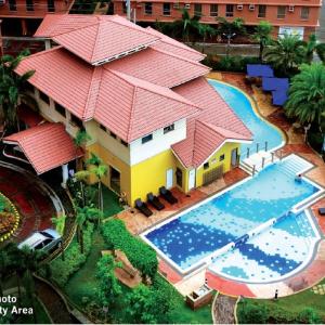 Near Manila Airport, MAILZ HOMEZ COZY 2 Bedroom Condo, Full Kitchen, Swimming Pool, WIFI, 4R