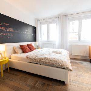 Superb Location & Chic Suite w' 2Bedroom