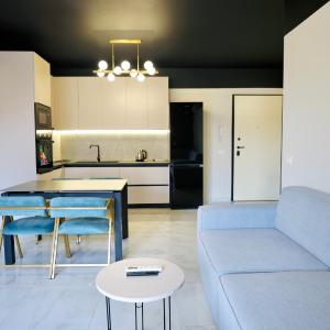 Miku Apartment-Chic 2 Bedroom Escape