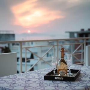 Hliana - Premium Sky & Sunset View House in Glyfada
