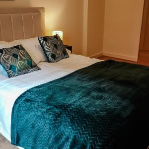 Stylish 1-Bedroom, Sleeps 3, Manchester, Close to Masson Place, Arenas, Cheetham Hill, Stadiums